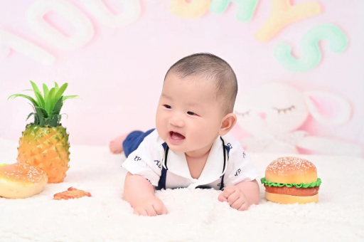 吐鲁番宝宝在妈妈肚子里
